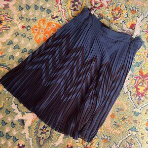 Pleated midi skirt